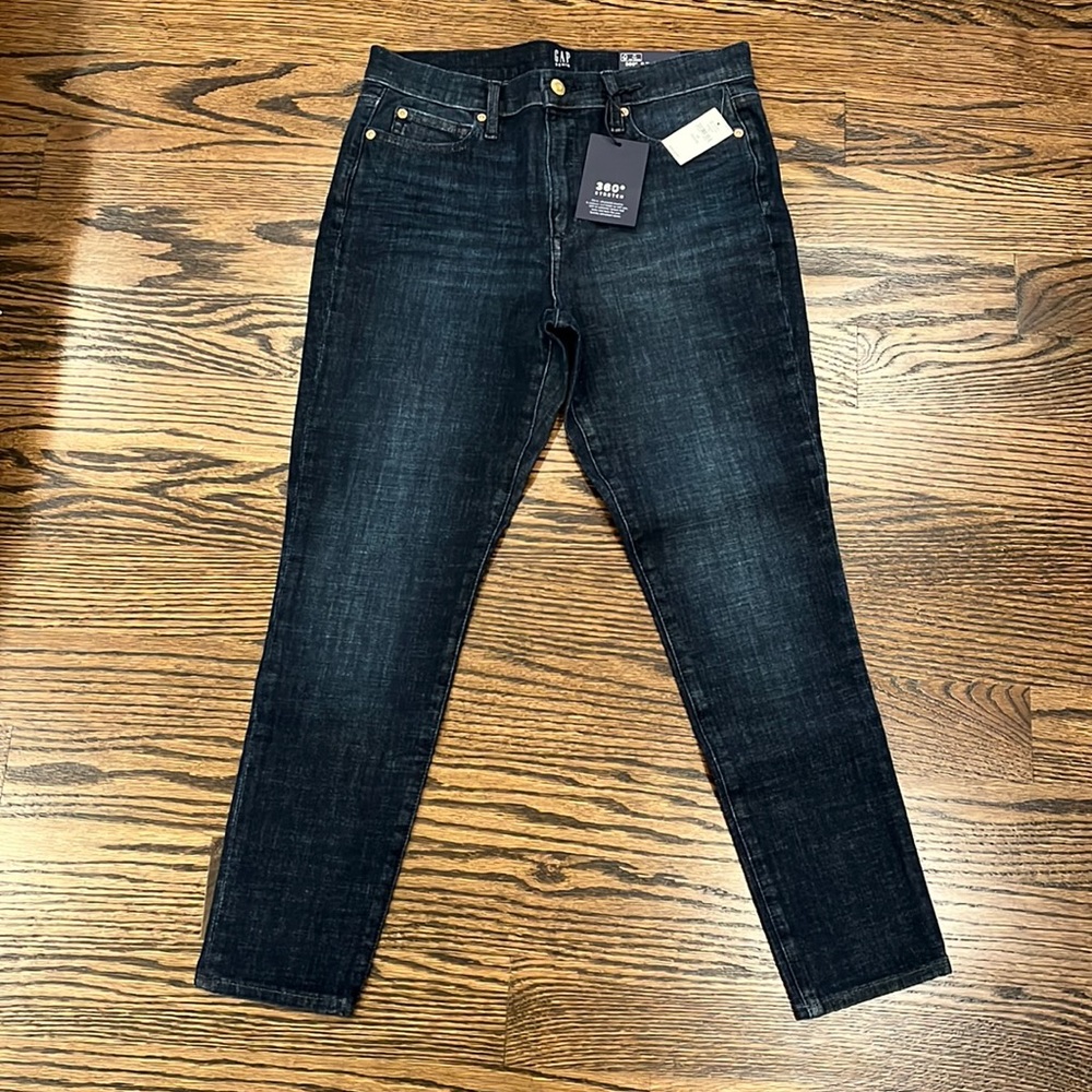 NWT! Gap High Rise True Skinny w/ 360 degree stretch - Size 30P
